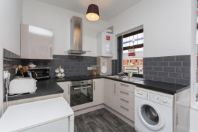 Preston Blackpool Road Apartment - Sleeps 6 - Ideal Location